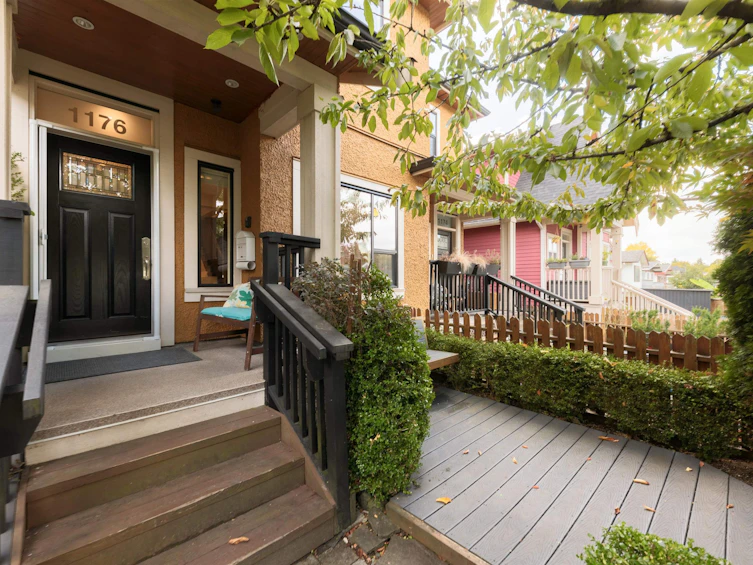 1176 E King Edward Avenue, Vancouver, BC, V5V 2G2