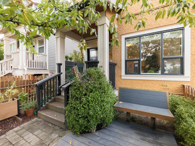 1176 E King Edward Avenue - 2