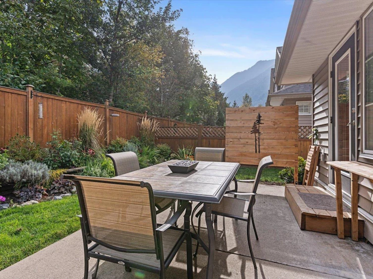 24-1175 7th Avenue, Hope, BC, V0X 1L4 - 27