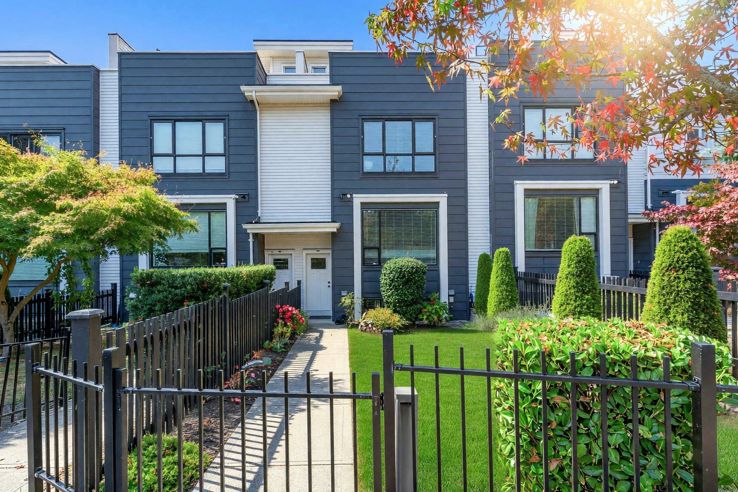 218-2277 Oak Meadows Drive, Surrey, BC, V3Z 0W6
