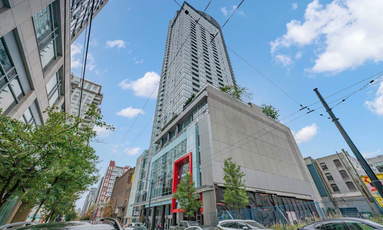 3505-833 Seymour Street