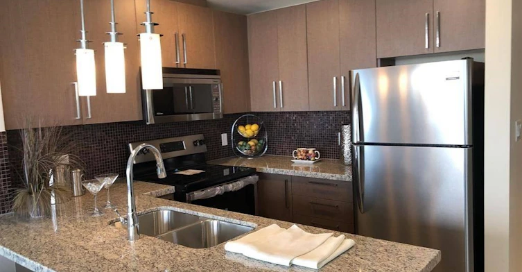 32XX-888 Carnarvon St, New Westminster, BC, V3M 0C6 - 2