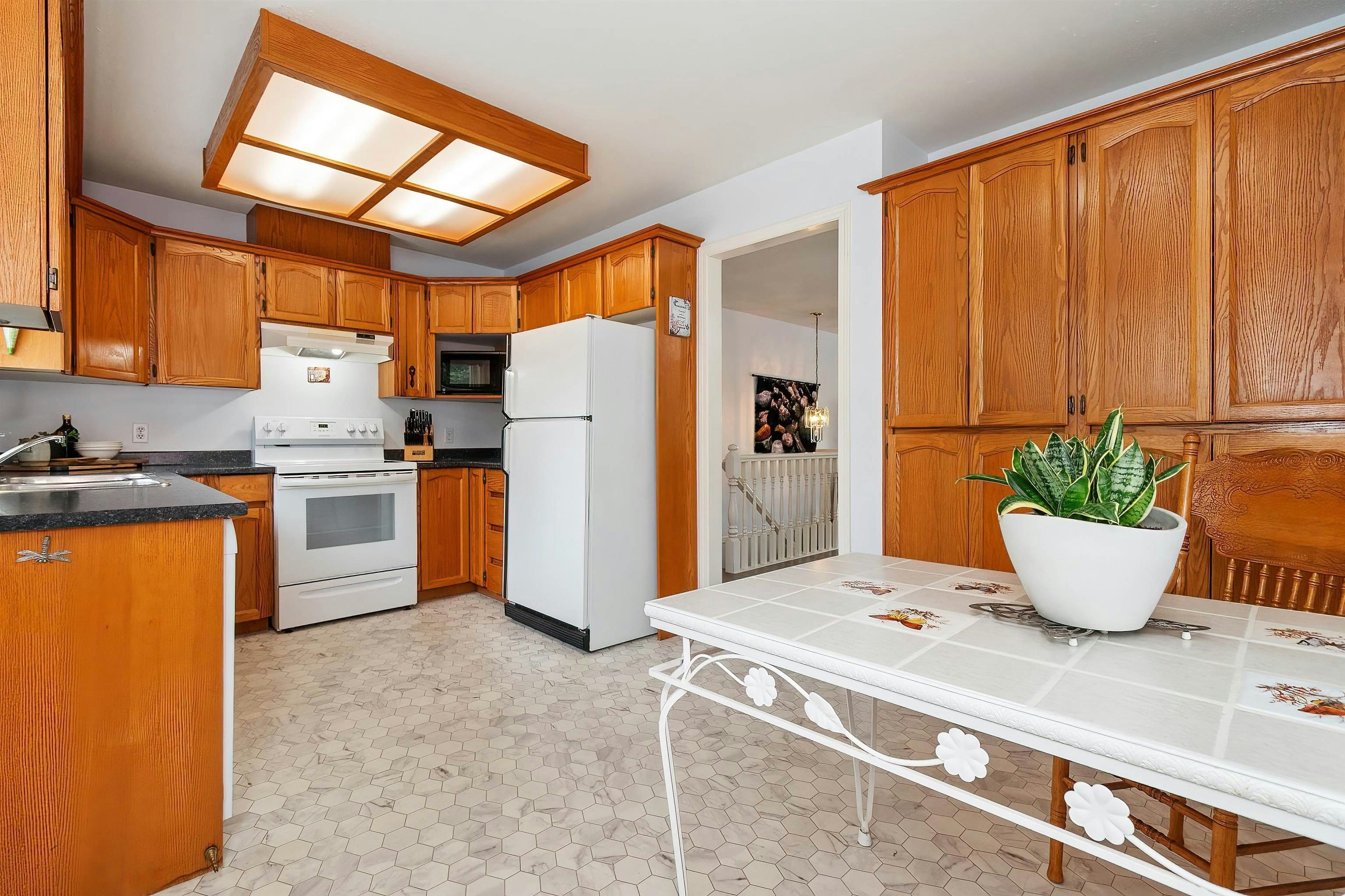 425 Hadway Drive, Harrison Hot Springs, BC, V0M 1K0 - 14