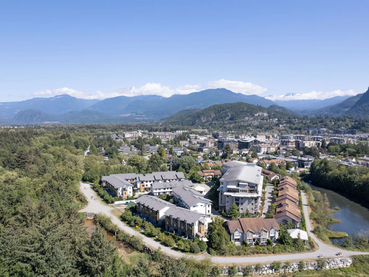 213-1212 Main Street, Squamish, BC, V8B 0S1 - 2