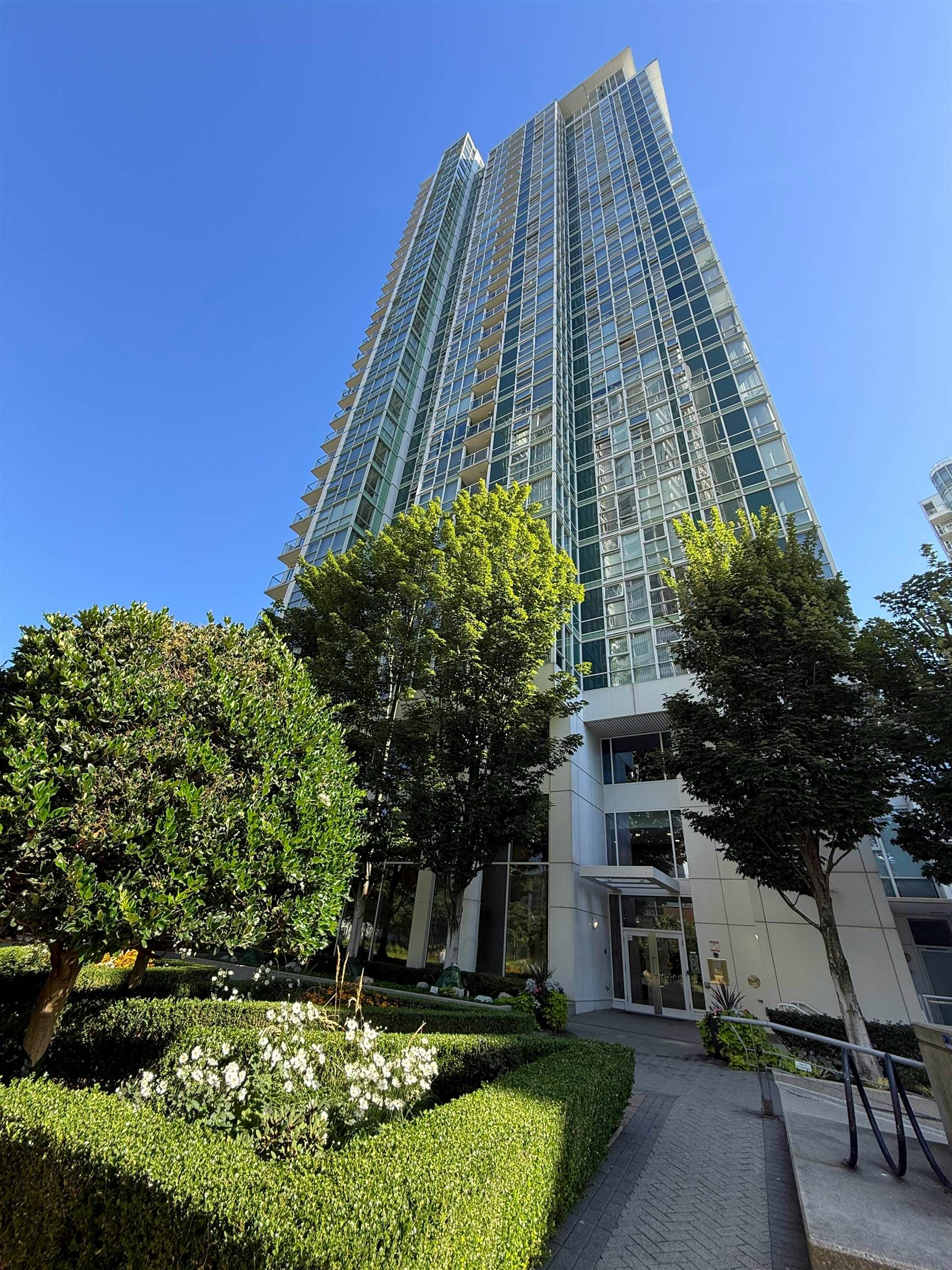 3305-193 Aquarius Mews, Vancouver, BC, V6Z 2Z2 - 20
