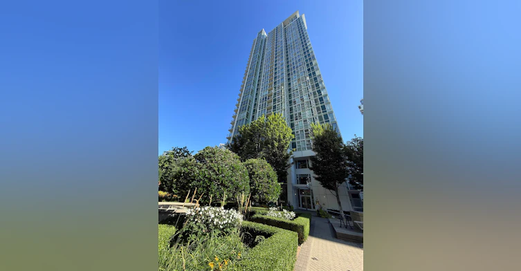 3305-193 Aquarius Mews, Vancouver, BC, V6Z 2Z2 - 2