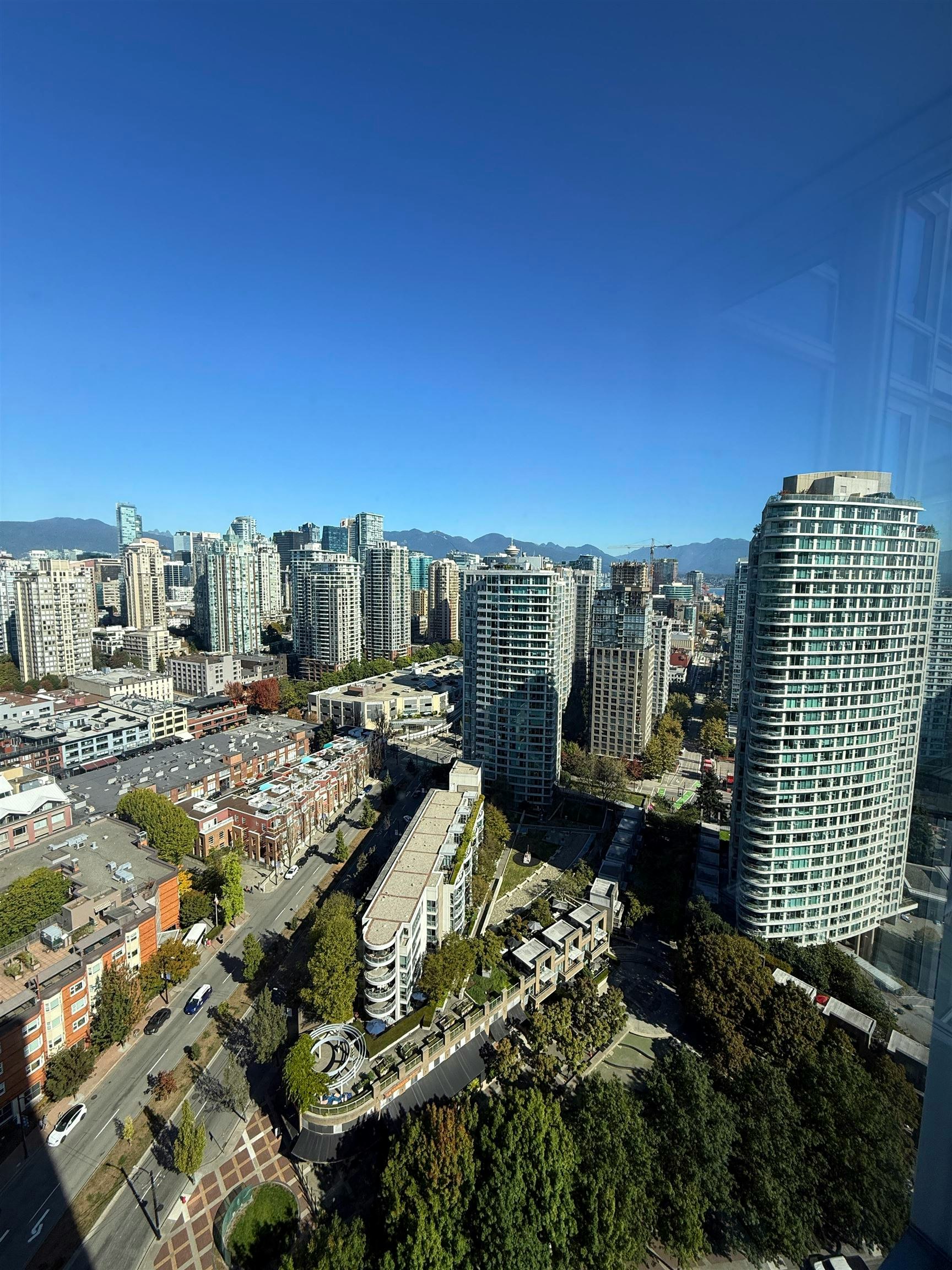 3305-193 Aquarius Mews, Vancouver, BC, V6Z 2Z2