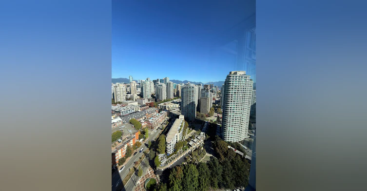 3305-193 Aquarius Mews, Vancouver, BC, V6Z 2Z2