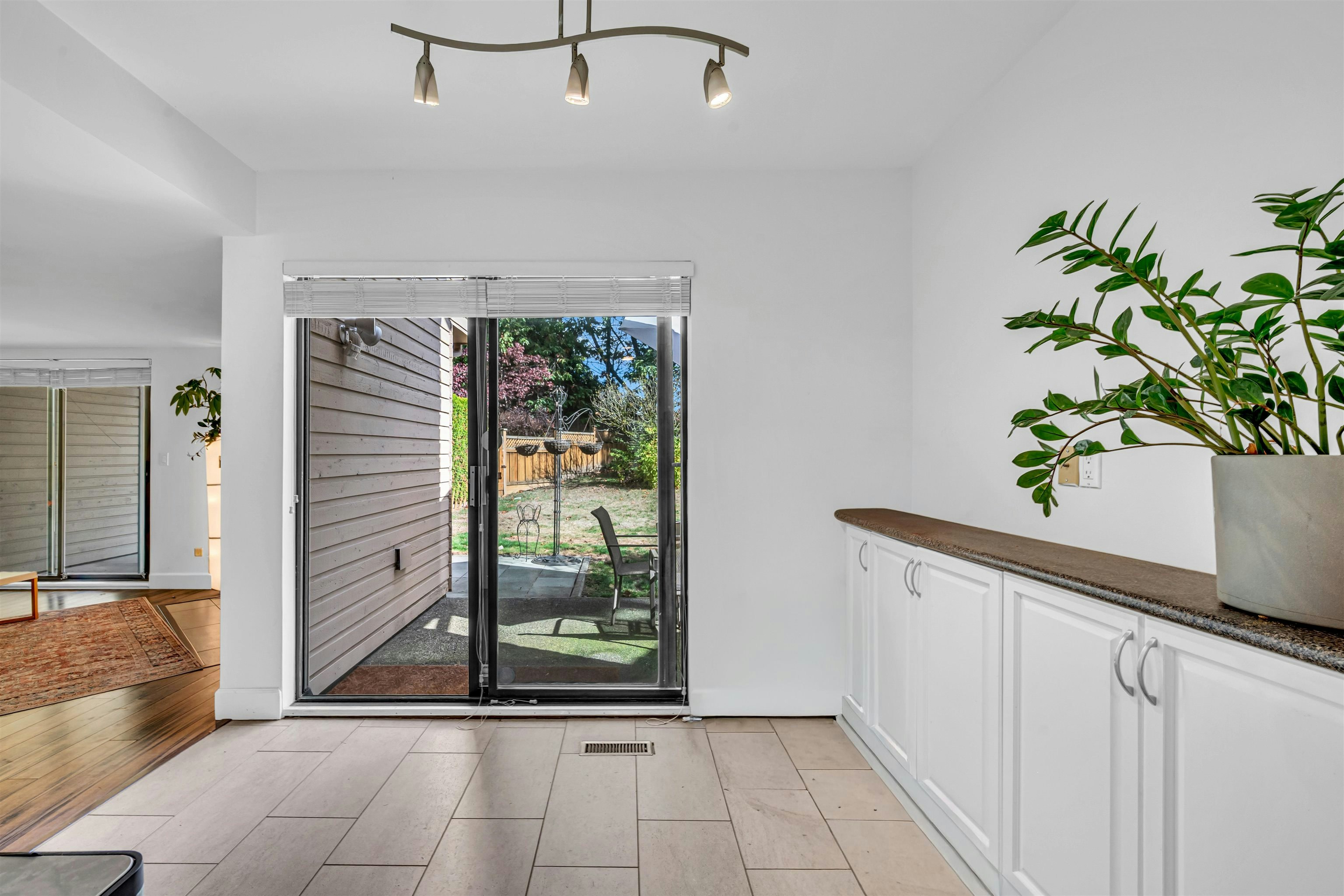 7237 Quatsino Drive, Vancouver, BC, V5S 4C2 - 5
