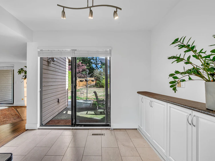 7237 Quatsino Drive, Vancouver, BC, V5S 4C2 - 5