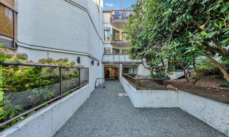 110-2222 Prince Edward Street