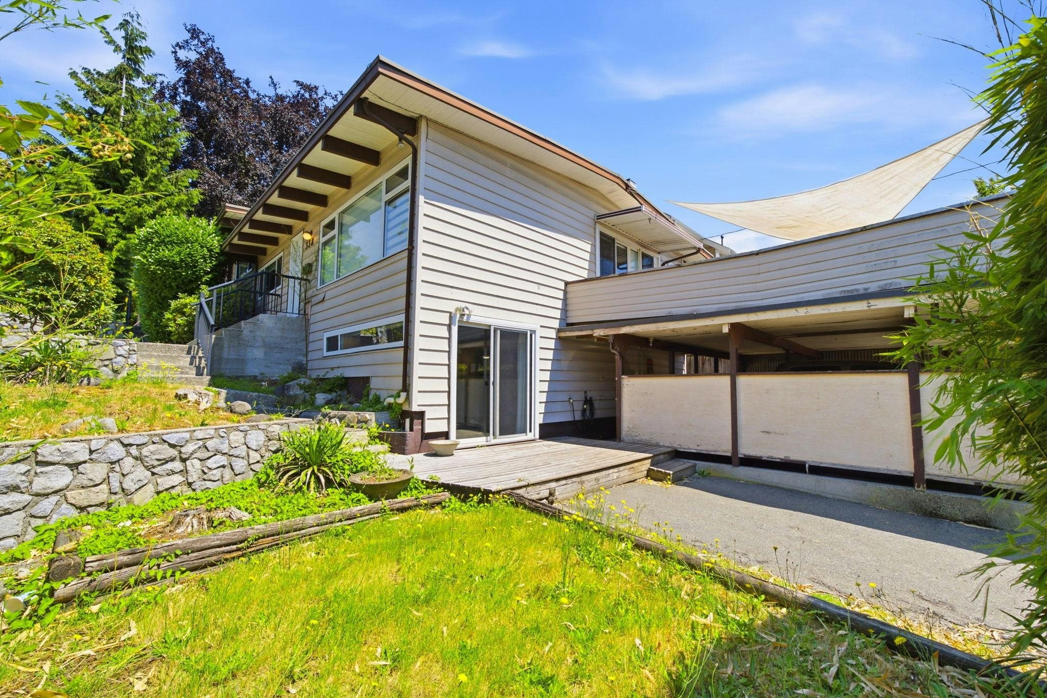 338-342 St. Georges Avenue, North Vancouver, BC, V7L 3G9 - 2