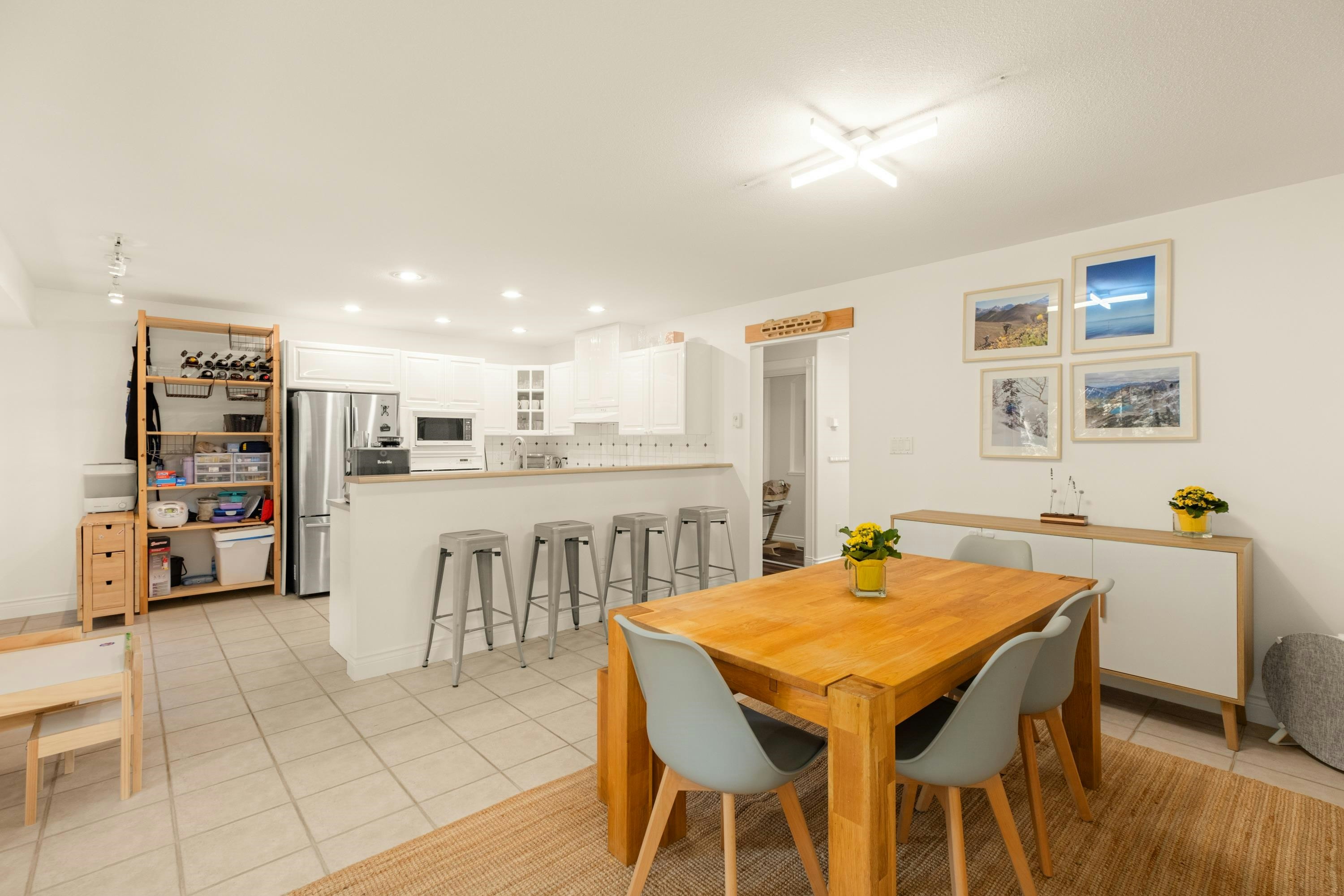 1188 Strathaven Drive, North Vancouver, BC, V7H 2Z6 - 10