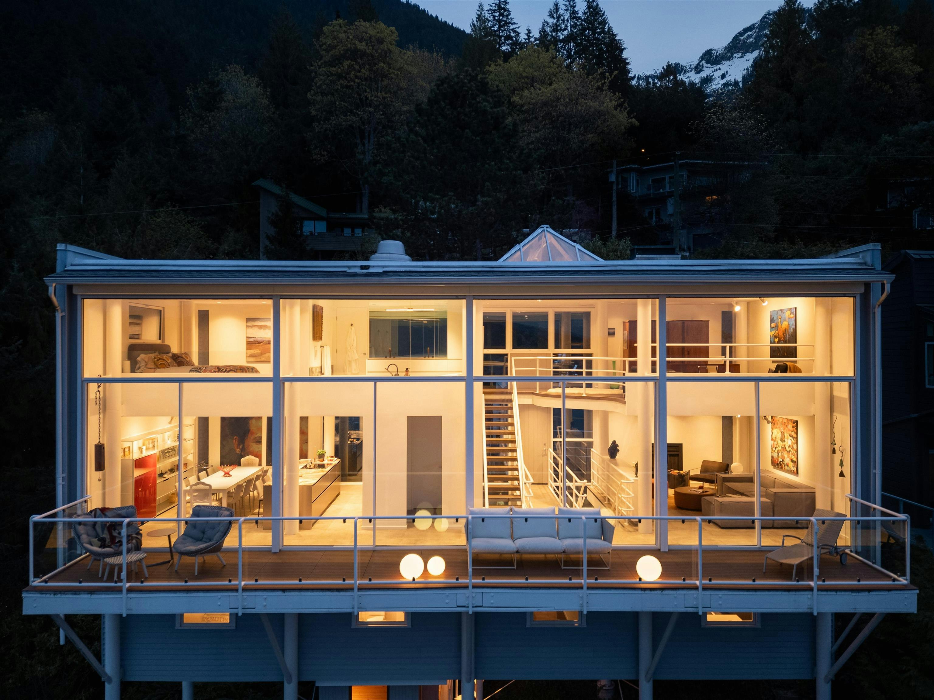90 Isleview Place, West Vancouver, BC, V0N 2E0