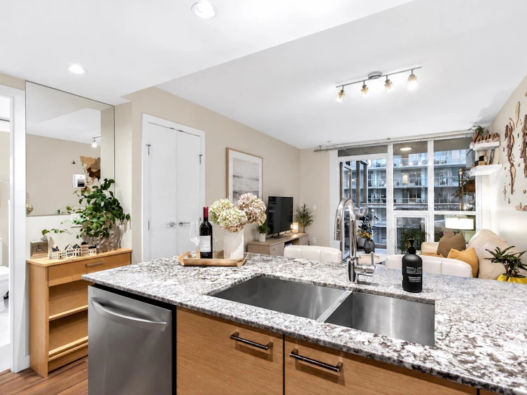 413-135 E 17 Street, North Vancouver, BC, V7L 0C4 - 8