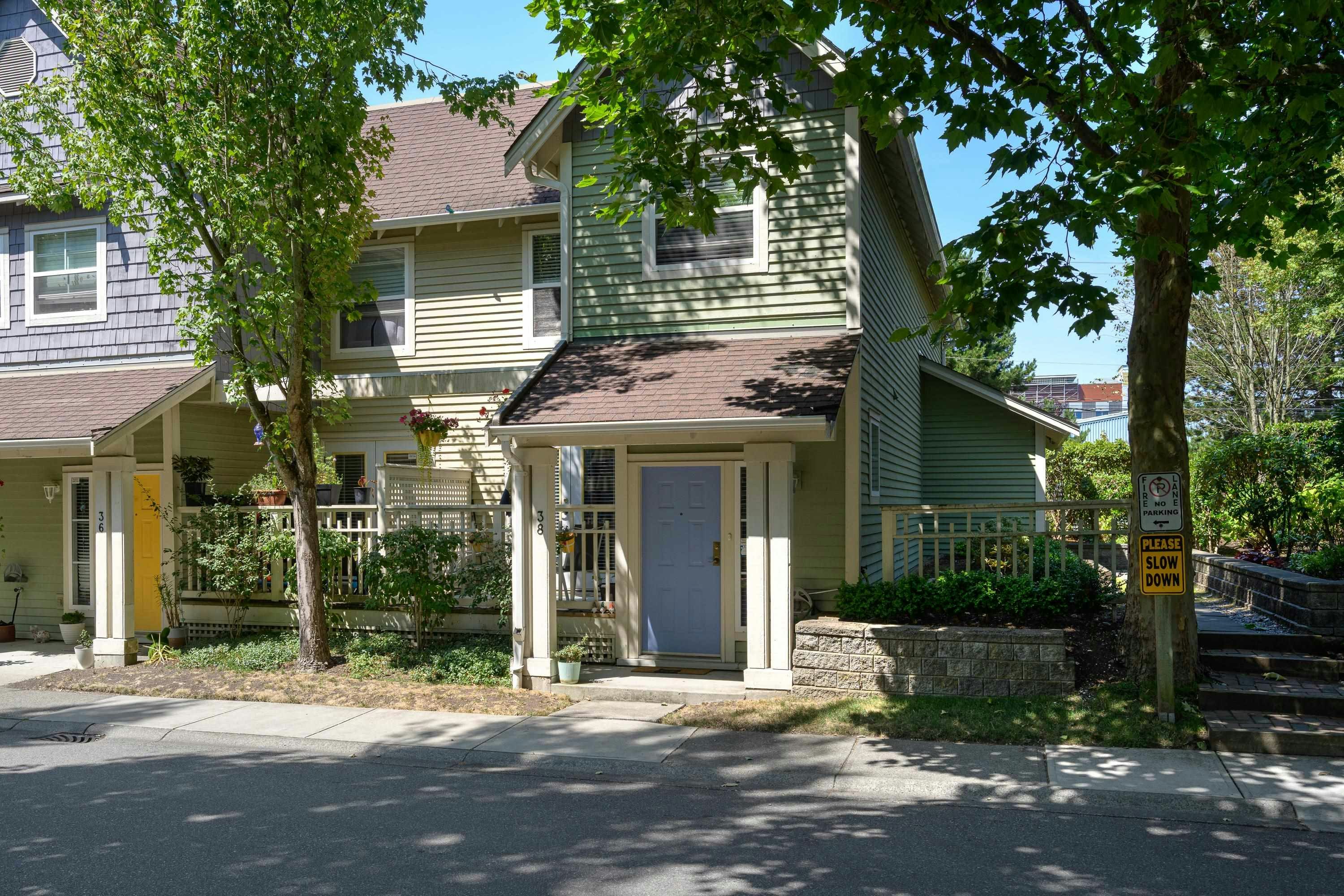 38-1700 56 Street - 2