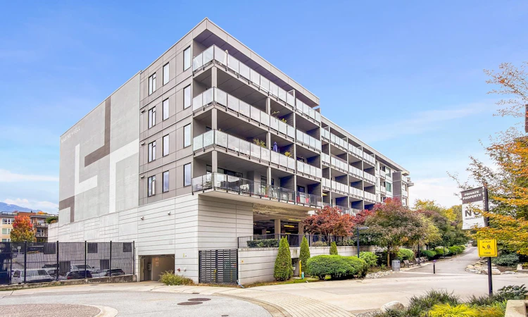 209-725 Marine Drive