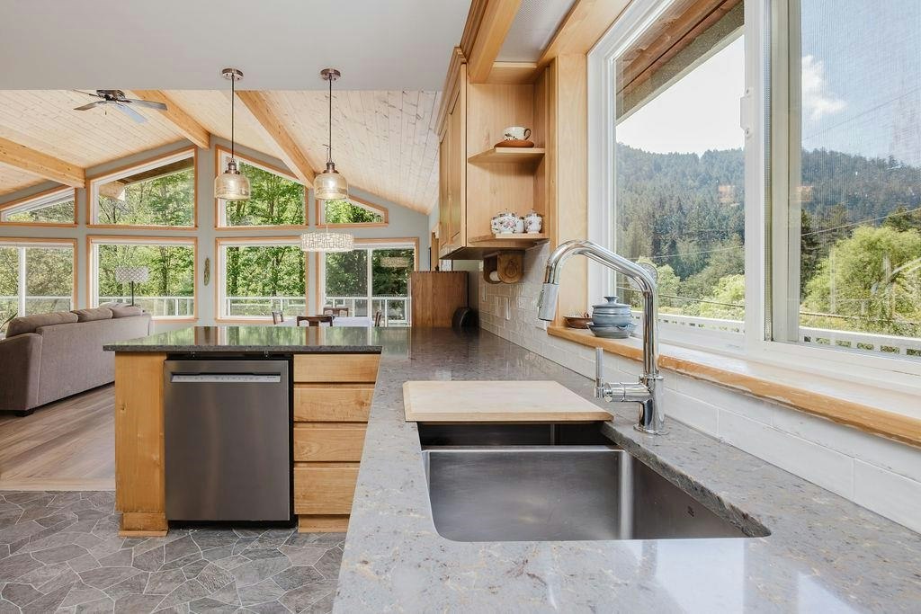 12800 Mainsail Road, Pender Harbour Egmont, BC, V0N 2H1 - 19