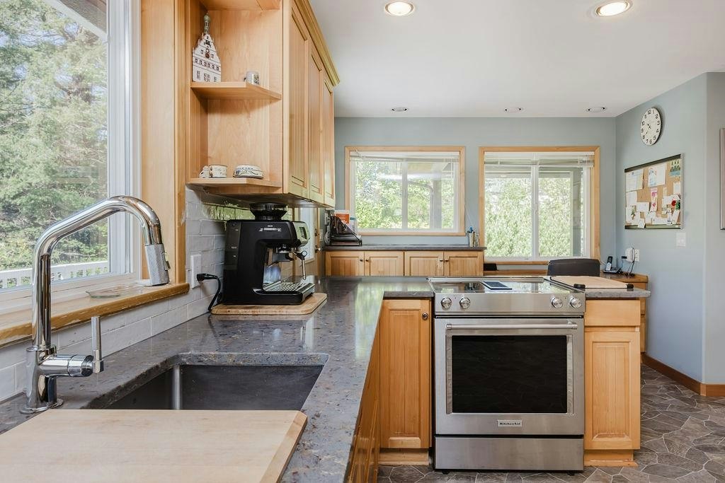 12800 Mainsail Road, Pender Harbour Egmont, BC, V0N 2H1 - 18