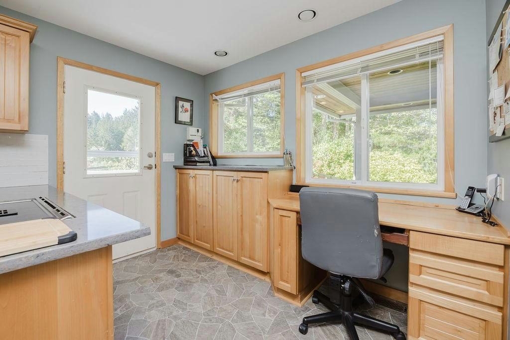 12800 Mainsail Road, Pender Harbour Egmont, BC, V0N 2H1 - 16
