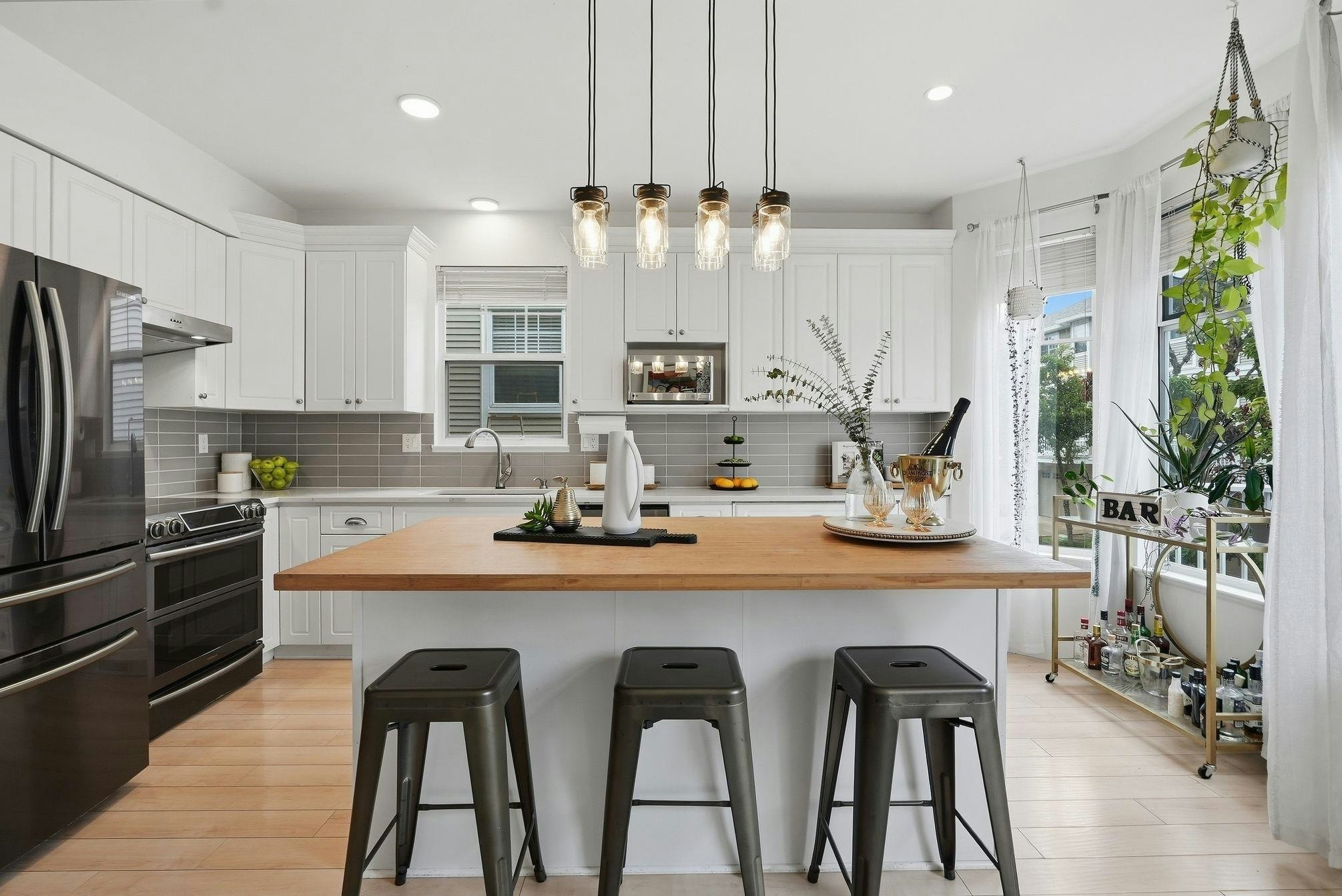 6556 121 Street - 4