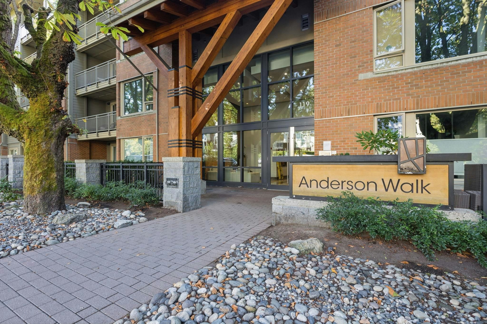 304-119 W 22nd Street Street, North Vancouver, BC, V7M 0B4