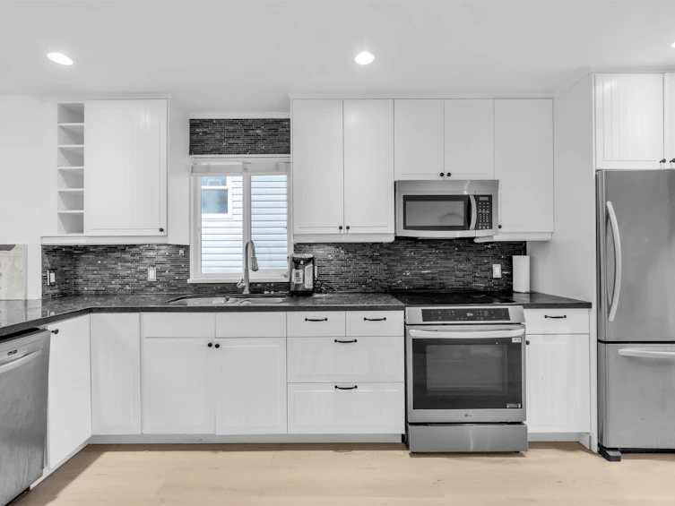 3638 Maginnis Avenue, North Vancouver, BC, V7K 2L6 - 7