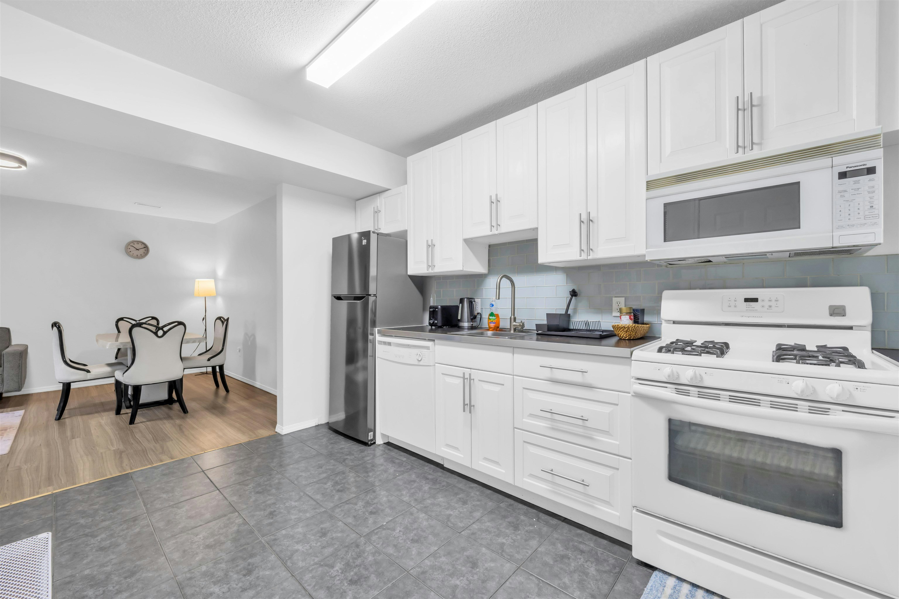 3638 Maginnis Avenue, North Vancouver, BC, V7K 2L6 - 18