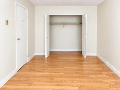 205-8231 Granville Avenue - 5
