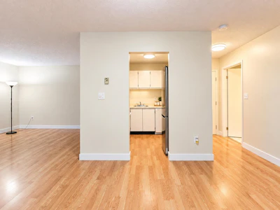 205-8231 Granville Avenue - 3