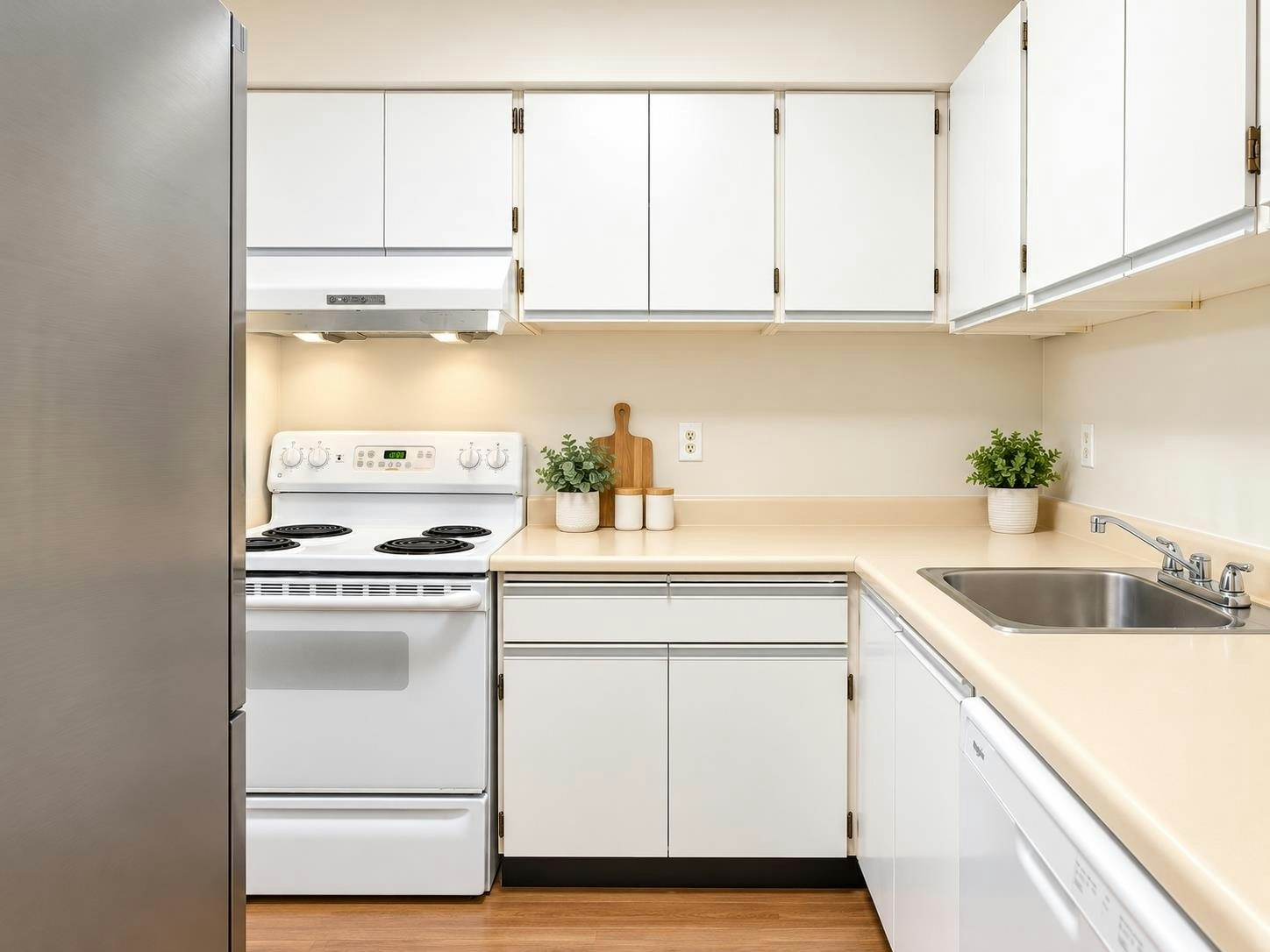 205-8231 Granville Avenue - 4