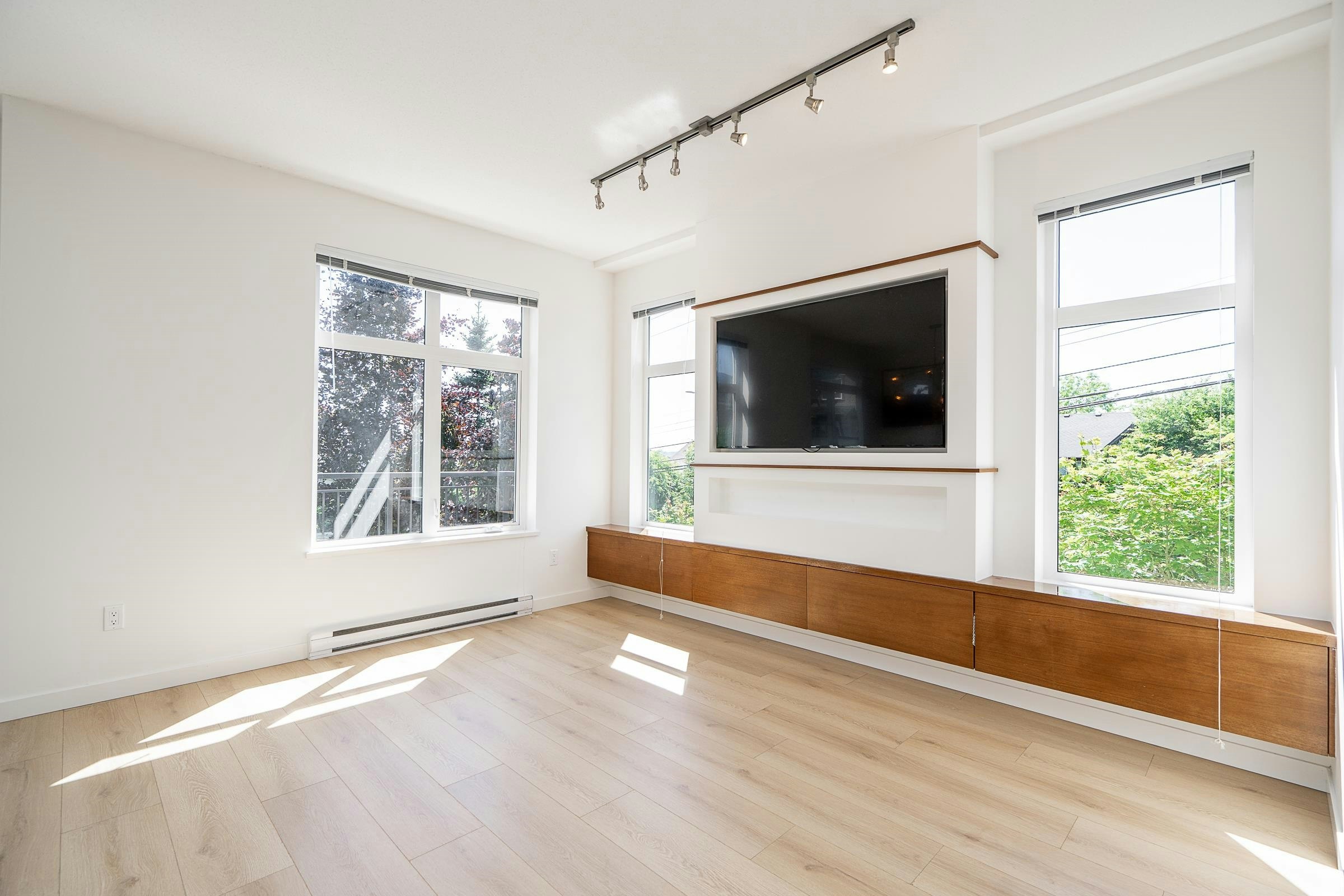 10-3400 Devonshire Avenue, Coquitlam, BC, V3E 0L1 - 13