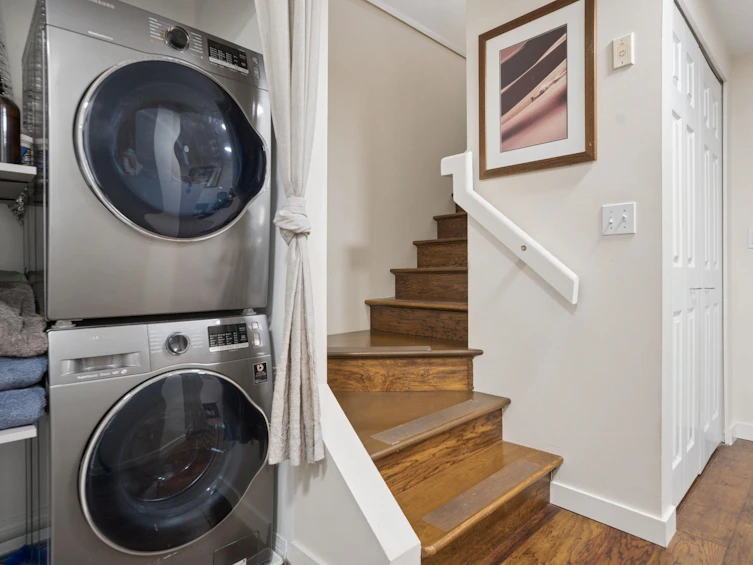 305-1707 Charles Street, Vancouver, BC, V5L 2T6 - 23
