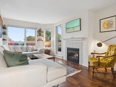 305-1707 Charles Street - 2