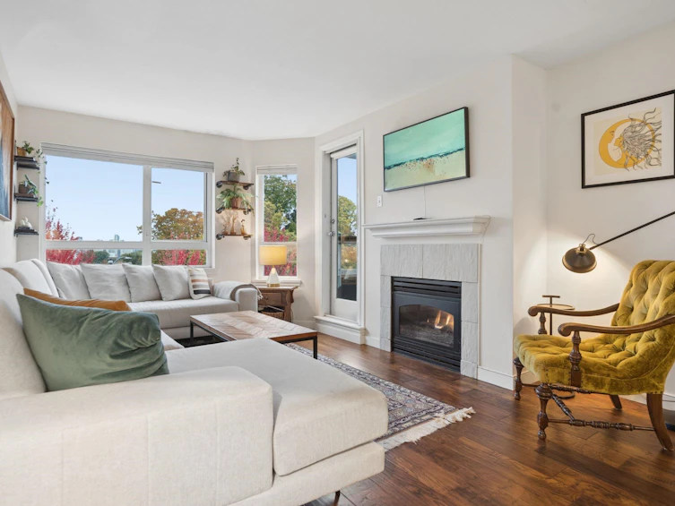 305-1707 Charles Street, Vancouver, BC, V5L 2T6 - 2