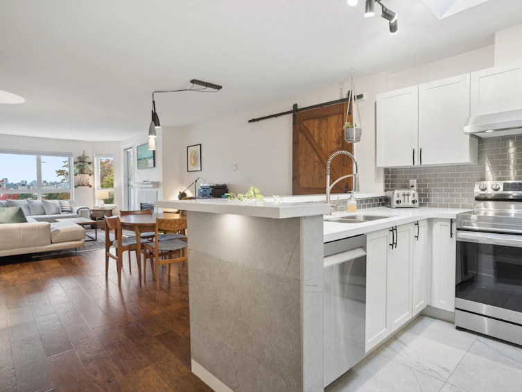305-1707 Charles Street, Vancouver, BC, V5L 2T6