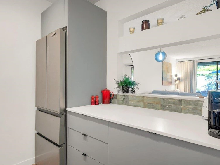 208-2119 Bellevue Avenue, West Vancouver, BC, V7V 1C2 - 6