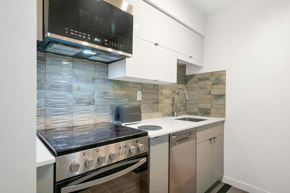 208-2119 Bellevue Avenue, West Vancouver, BC, V7V 1C2 - 5