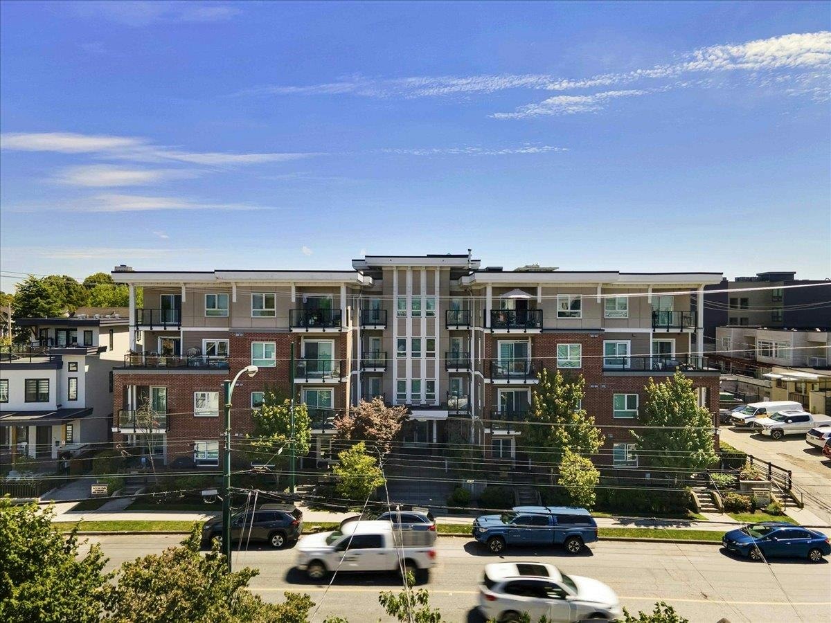 303-4882 Slocan Street, Vancouver, BC, V5R 2A3 - 4