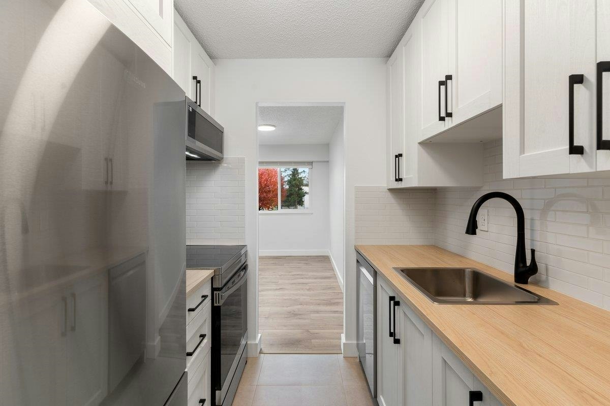 212-12096 222 Street, Maple Ridge, BC, V2X 5W1 - 2