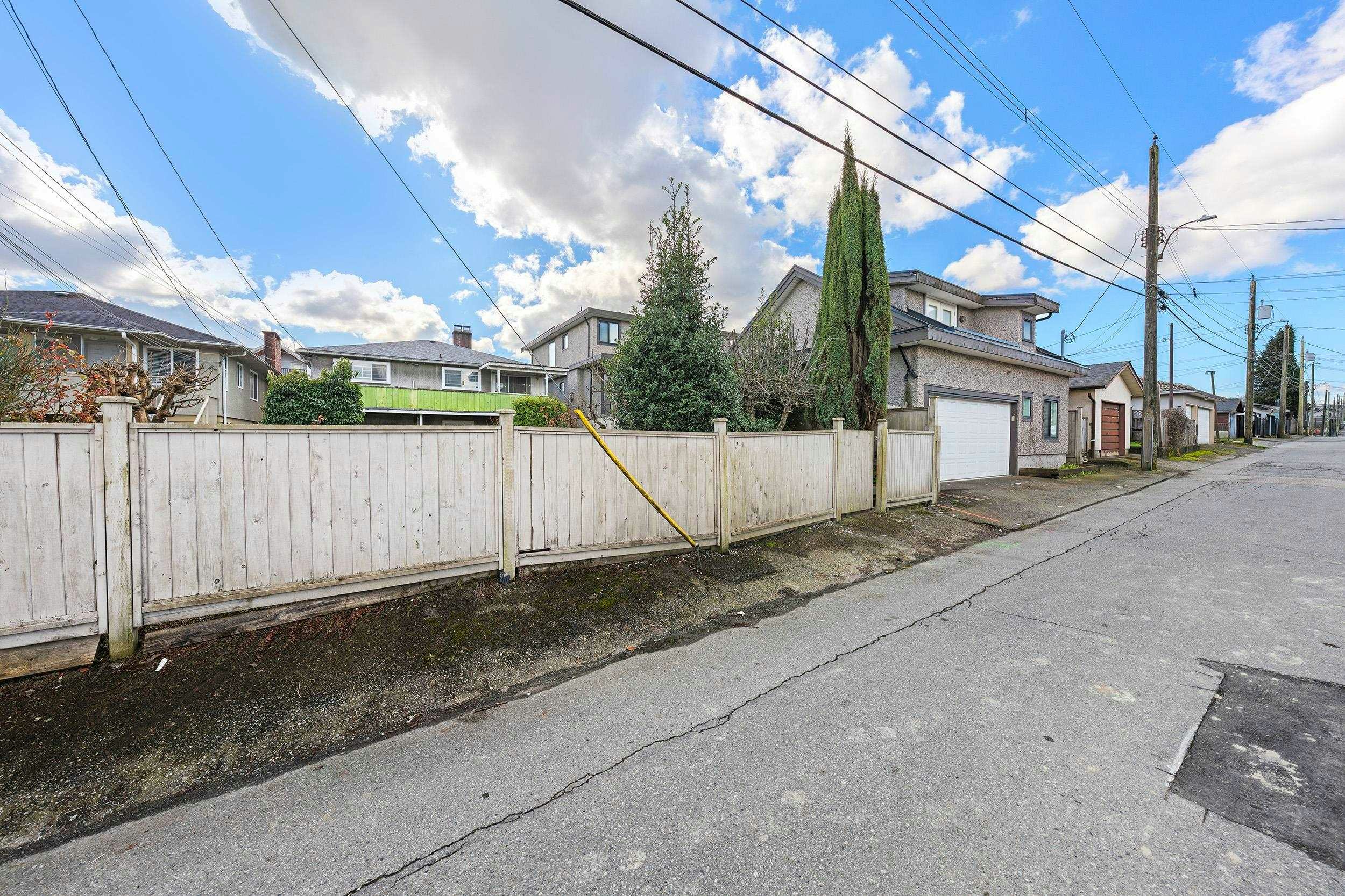 3281 E 2nd Avenue, Vancouver, BC, V5M 1G2 - 32