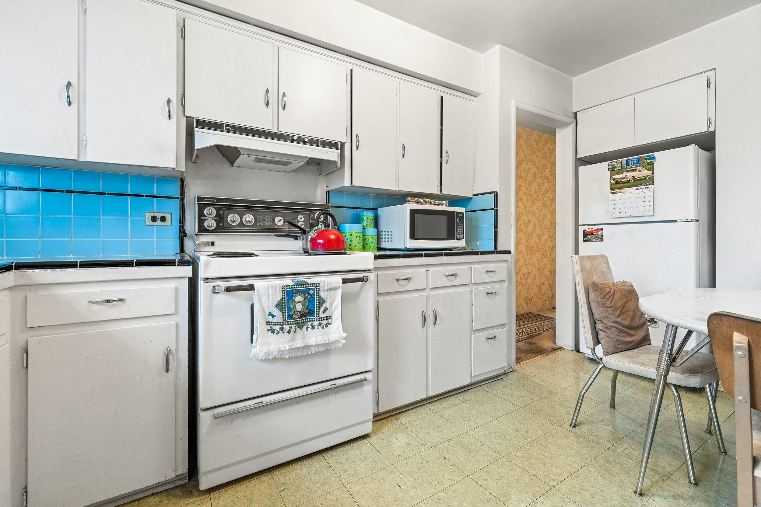 3281 E 2nd Avenue, Vancouver, BC, V5M 1G2 - 9