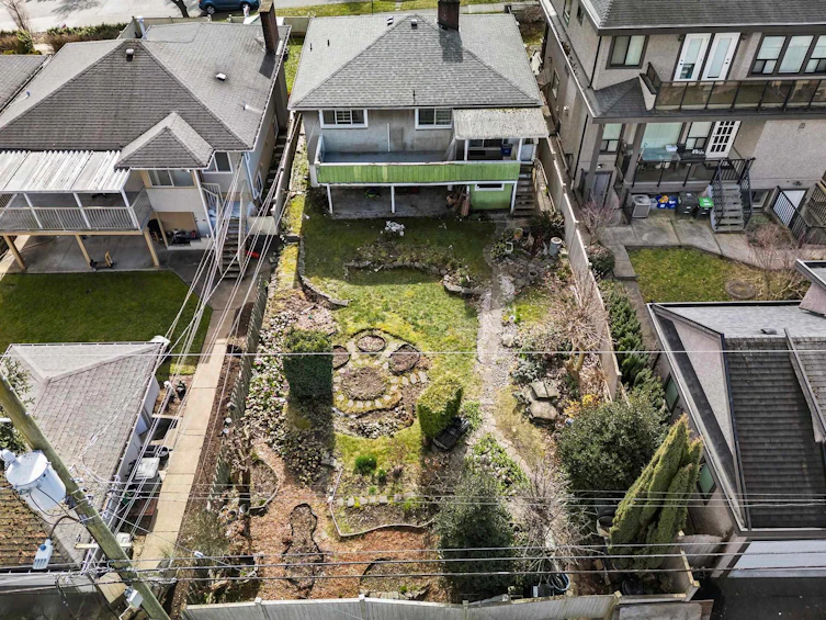 3281 E 2nd Avenue, Vancouver, BC, V5M 1G2 - 31