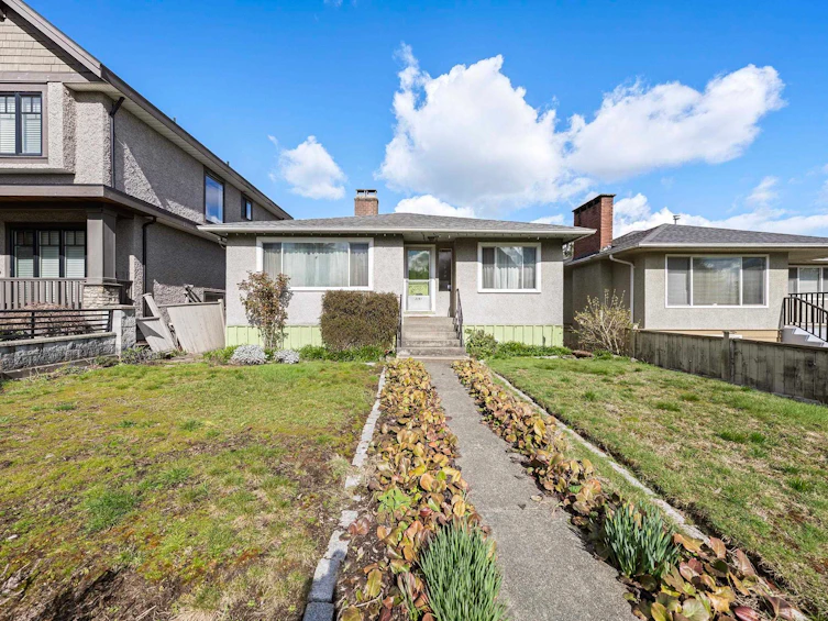 3281 E 2nd Avenue, Vancouver, BC, V5M 1G2 - 26