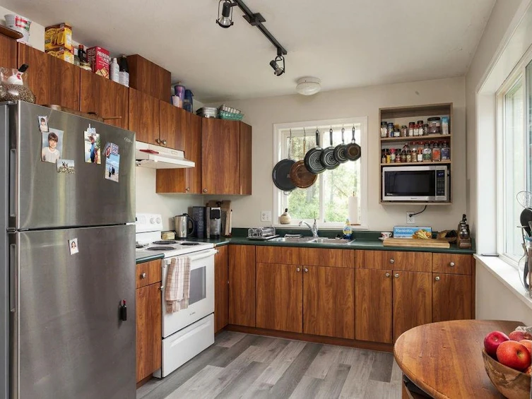 2442 Grant Road, Roberts Creek, BC, V0N 2W5 - 37
