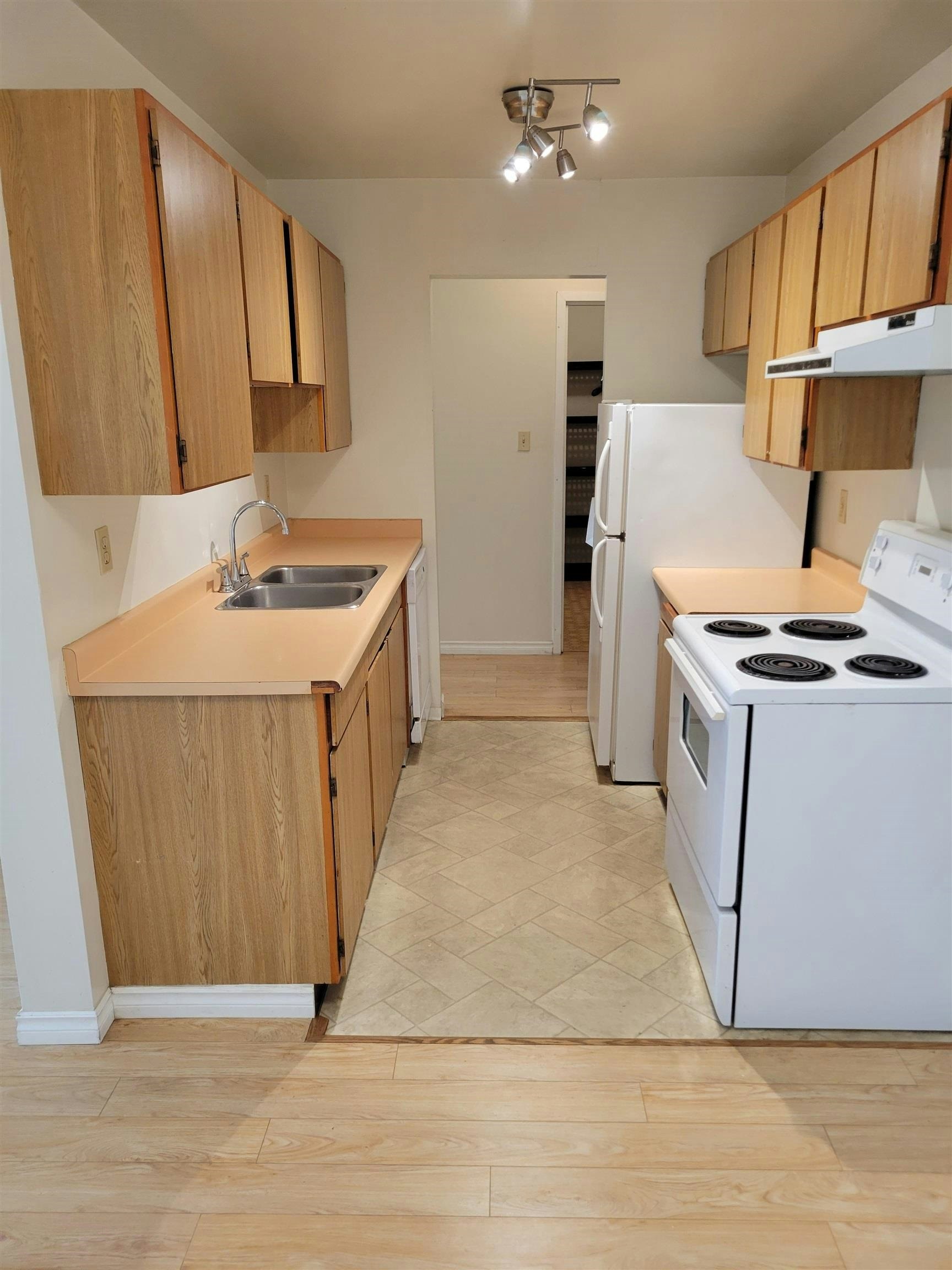 218-8500 Lansdowne Road, Richmond, BC, V6X 3G4