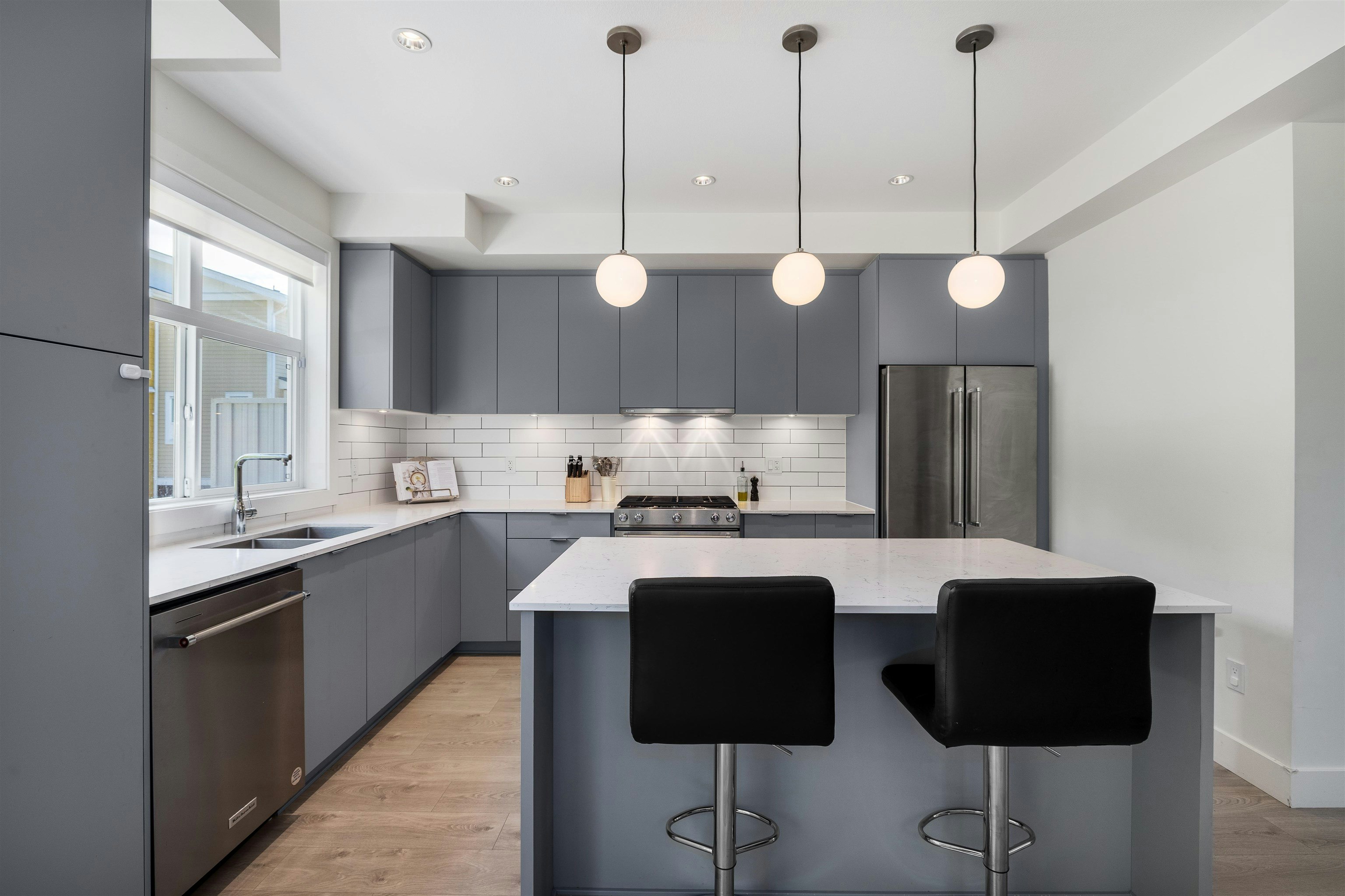 28-16561 17a Avenue - 3
