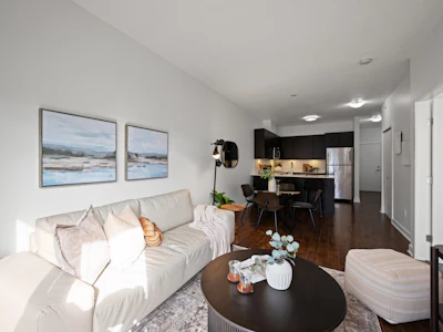 416-20460 Douglas Crescent - 2