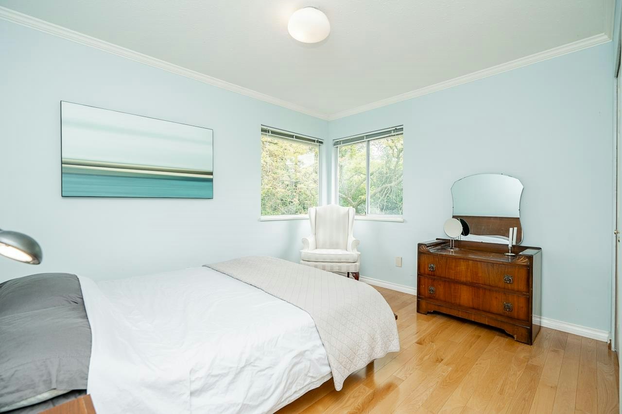 954 160b Street, Surrey, BC, V4A 9A7 - 33