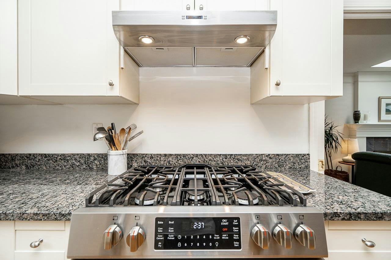 954 160b Street, Surrey, BC, V4A 9A7 - 15